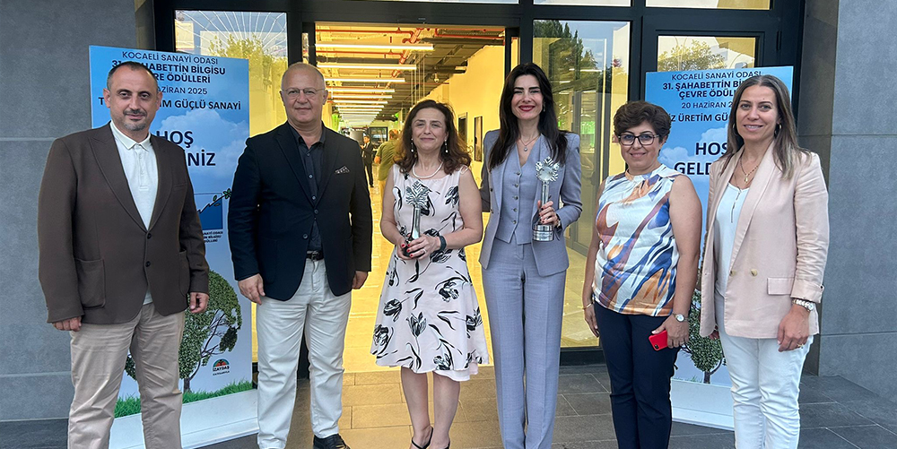 GOSB BÖLGE MÜDÜRÜ ALP ÇELİKBİLEK VE EKİBİ, ÇEVRE ÖDÜLLERİ TÖRENİ'NE KATILIM SAĞLADI